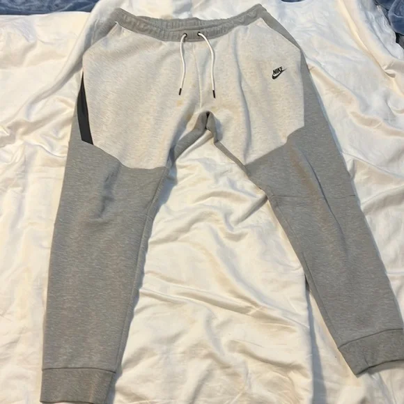 White/Gray Nike Tech Fleece Tracksuit - Picture 6 of 11